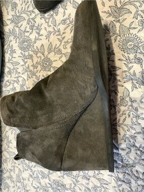 Suede Wedge Ankle Boots in gray